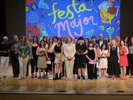 Els Premis Sant Joan Despí són un reconeixement a la trajectòria, la feina i la contribució d'institucions, empreses, comerços i personalitats de la ciutat