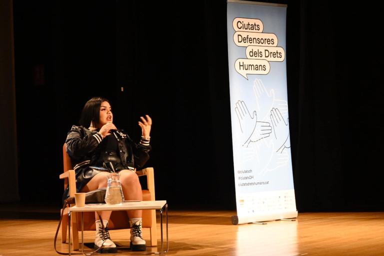 Millaray Collio, rapera xilena-maputxe que lluita pels drets dels infants i dels pobles indígenes, protagonista de la primera sessió del Fòrum Joves pels Drets Humans