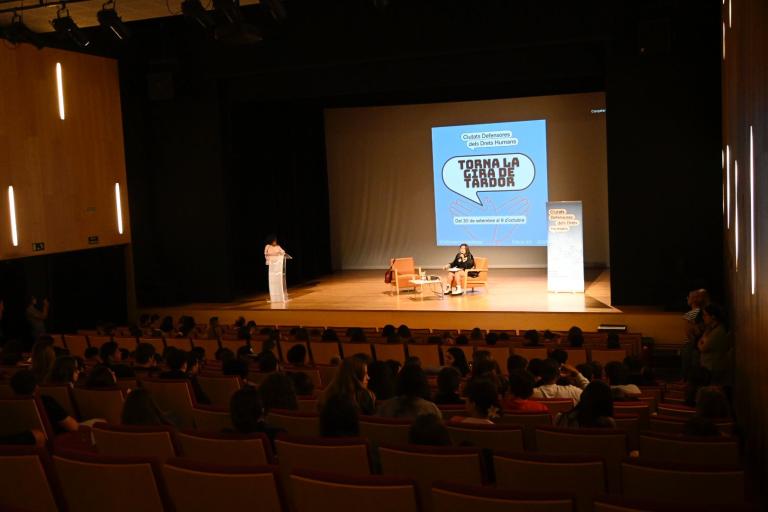 Millaray Collio, rapera xilena-maputxe que lluita pels drets dels infants i dels pobles indígenes, protagonista de la primera sessió del Fòrum Joves pels Drets Humans