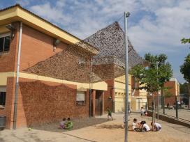 La instal·lació de tendals als patis dels centres escolars ha estat un dels projectes guanyadors dels Pressupostos Participatius