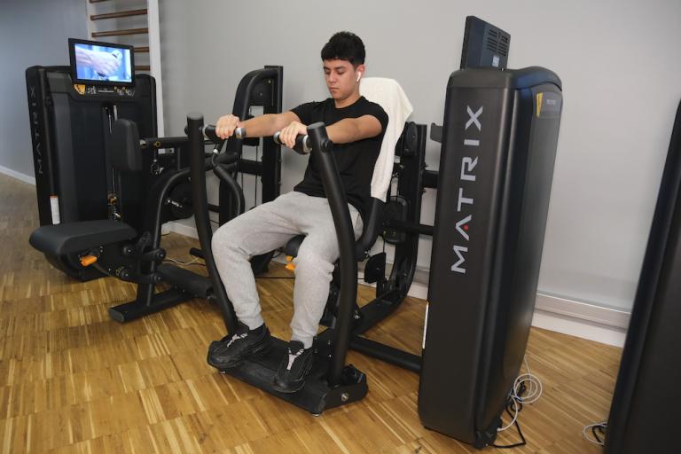 El poliesportiu Francesc Calvet renova la sala de fitnes amb màquines d’última tecnologia