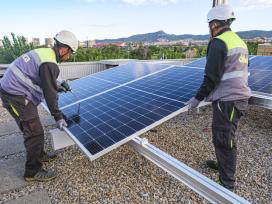 La instal·lació de plaques solars en equipaments, una de les apostes de l'Ajuntament per fomentar una ciutat innovadora